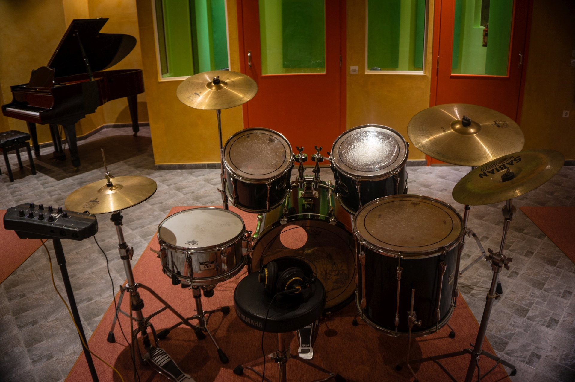 Soundhouse Instruments Gallery – SoundHouse Studios Athens